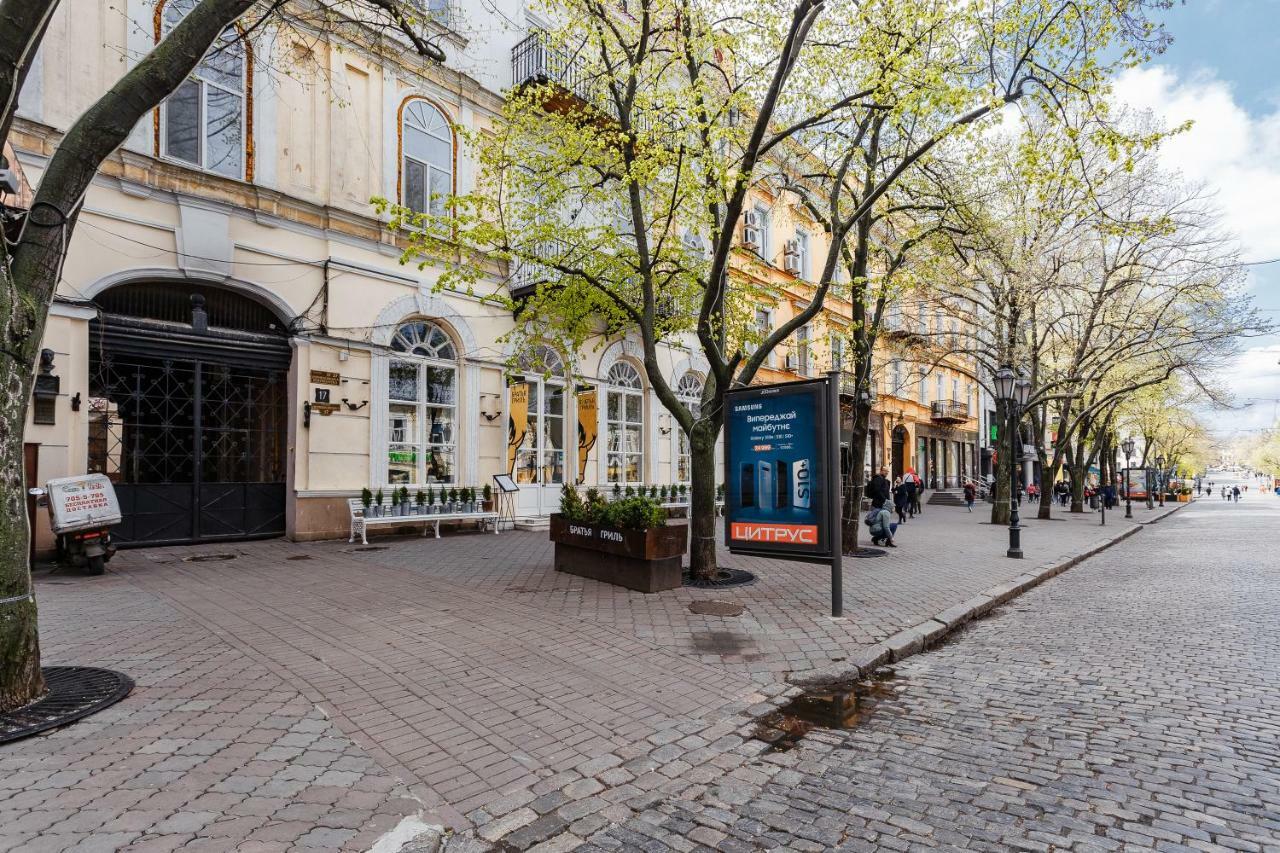 Новый Апартамент В Самом Центре Дерибасовской Odessa Ngoại thất bức ảnh